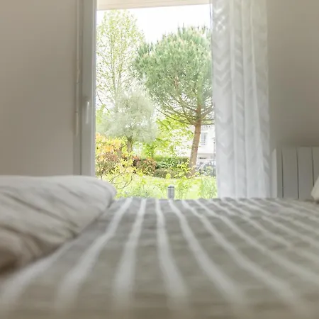 Apartamento De Florigny Avec Parking Souterrain Et Terrasse